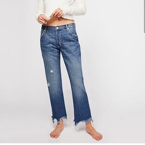 Free People Maggie Mid Rise Straight Leg Distressed Jeans Size 30